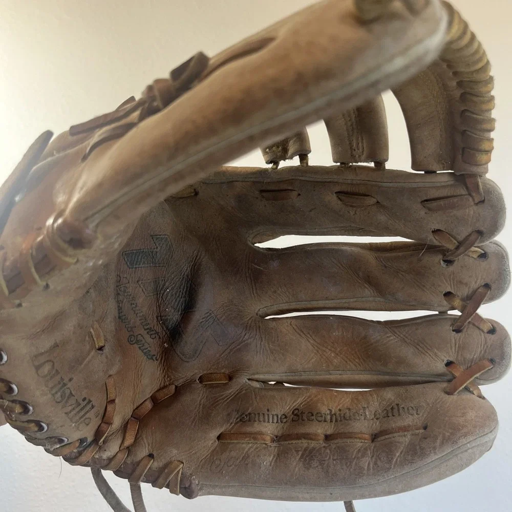 Louisville Slugger The Softballer Softball Glove Leather HBG9 - 13.5